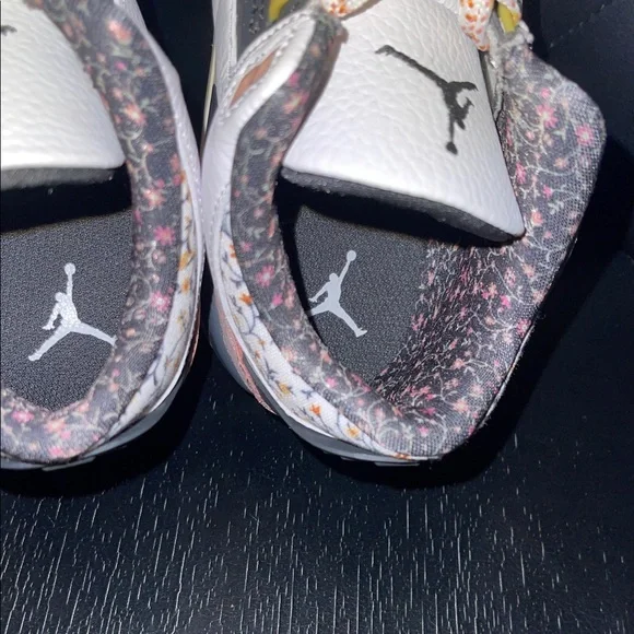 Jordan 3 Retro Big kids Sneakers in White and Pink Vintage Floral. Brand New‼️ - Picture 7 of 11